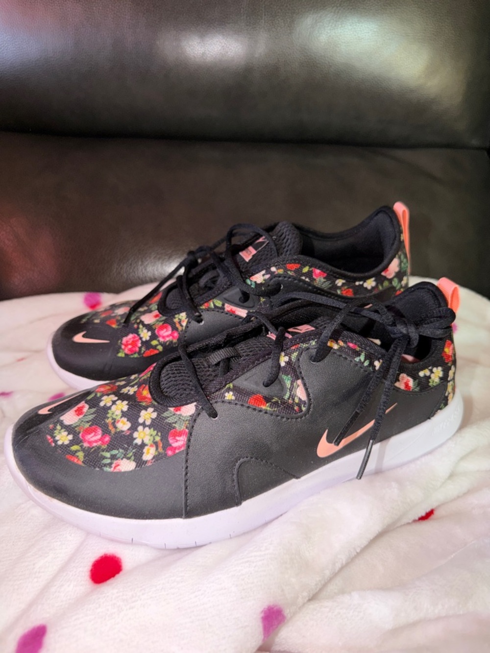 NWOB Nike FLEX contact 3 size 7Y